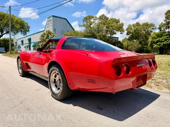 1981 Chevrolet Corvette - miniatura 3