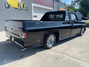 1982 Chevrolet C10 - miniatura 13