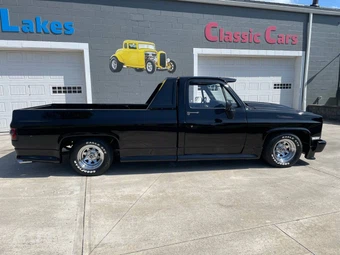 1982 Chevrolet C10 - miniatura 3