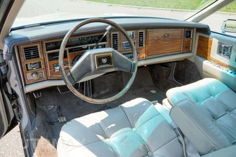 1983 Cadillac Eldorado - miniatura 12