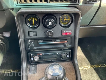 1983 Porsche 944 - miniatura 18