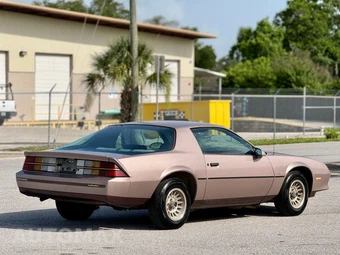 1984 Chevrolet Camaro Berlinetta - miniatura 7