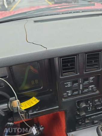 1984 Chevrolet Corvette – miniatura 2