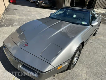 1984 Chevrolet Corvette - miniatura 10