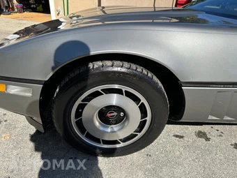 1984 Chevrolet Corvette - miniatura 11