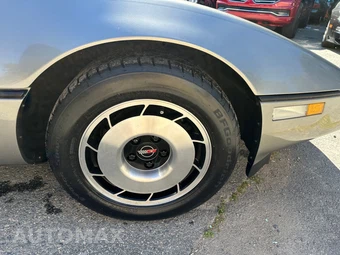 1984 Chevrolet Corvette - miniatura 14