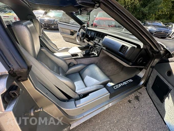 1984 Chevrolet Corvette - miniatura 26