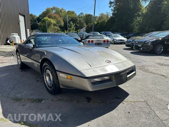 1984 Chevrolet Corvette - miniatura 3