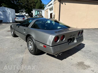 1984 Chevrolet Corvette - miniatura 7