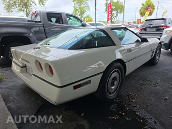 1984 Chevrolet Corvette – miniatura 3
