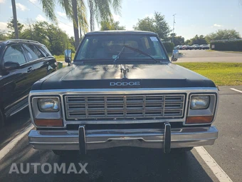 1984 Dodge Ramcharger - miniatura 2