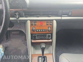 1984 Mercedes-Benz 300 SD Sedan - miniatura 7