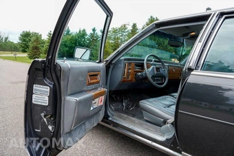 1985 Cadillac Fleetwood Brougham Sedan - miniatura 10