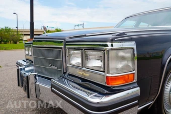 1985 Cadillac Fleetwood Brougham Sedan - miniatura 24