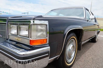 1985 Cadillac Fleetwood Brougham Sedan - miniatura 25