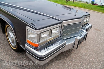 1985 Cadillac Fleetwood Brougham Sedan - miniatura 30