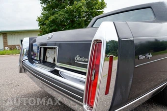 1985 Cadillac Fleetwood Brougham Sedan - miniatura 32