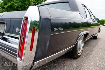 1985 Cadillac Fleetwood Brougham Sedan - miniatura 33