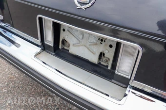 1985 Cadillac Fleetwood Brougham Sedan - miniatura 44
