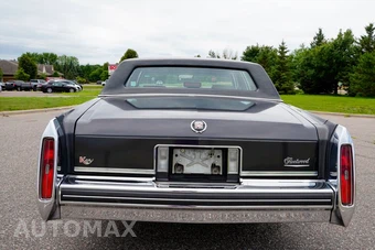 1985 Cadillac Fleetwood Brougham Sedan - miniatura 5