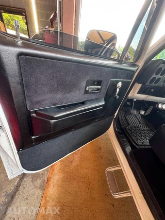1985 Chevrolet 1500 Base - miniatura 11