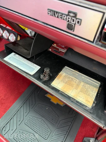 1985 Chevrolet C10 - miniatura 23