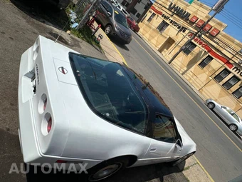 1985 Chevrolet Corvette - miniatura 17
