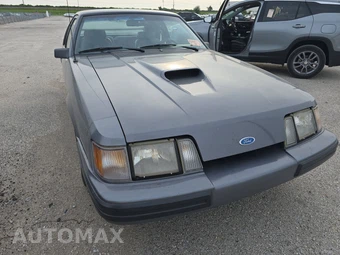 1985 Ford Mustang SVO Hatchback - miniatura 2