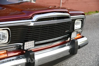 1985 Jeep Grand Wagoneer Grand - miniatura 4