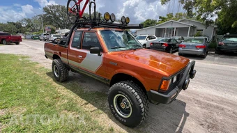 1985 Nissan Truck Deluxe - miniatura 3