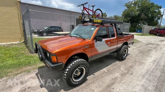 1985 Nissan Truck Deluxe - miniatura 4