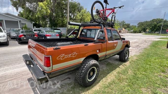 1985 Nissan Truck Deluxe - miniatura 5
