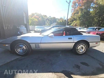 1986 Chevrolet Corvette Convertible - miniatura 3