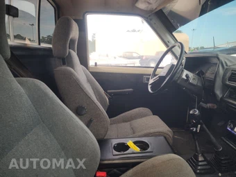 1986 Toyota Pickup SR5 - miniatura 8