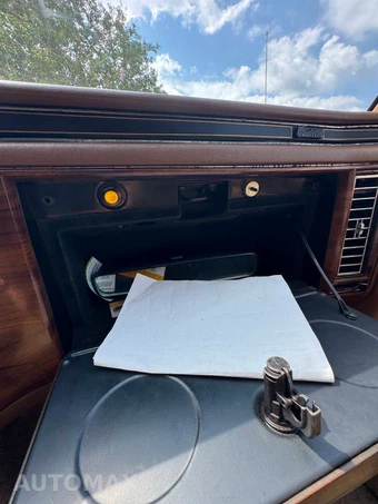 1987 Cadillac Brougham - miniatura 28