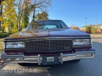 1987 Cadillac DeVille Sedan - miniatura 2