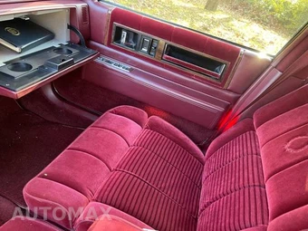 1987 Cadillac DeVille Sedan - miniatura 9