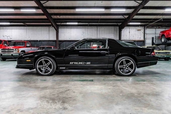 1987 Chevrolet Camaro - miniatura 2