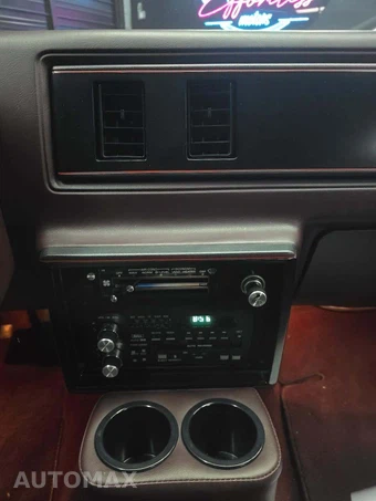 1987 Chevrolet Monte Carlo Sport SS - miniatura 10