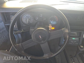 1988 Chevrolet Camaro IROC Z Coupe - miniatura 10