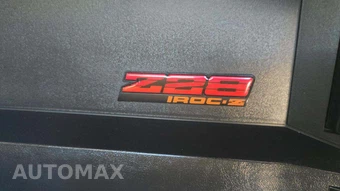 1988 Chevrolet Camaro IROC Z Coupe - miniatura 18