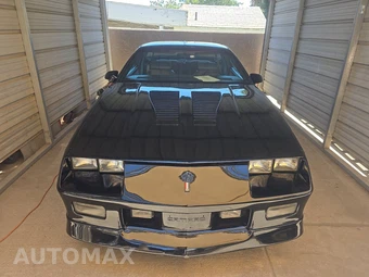 1988 Chevrolet Camaro IROC Z Coupe - miniatura 2