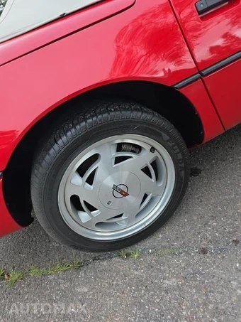 1988 Chevrolet Corvette Convertible – miniatura 17