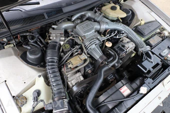 1990 Ford Thunderbird Super - miniatura 16