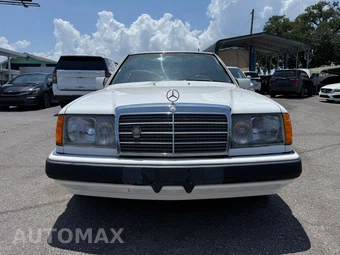 1990 Mercedes-Benz 300 D Sedan - miniatura 2