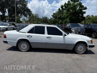 1990 Mercedes-Benz 300 D Sedan - miniatura 4