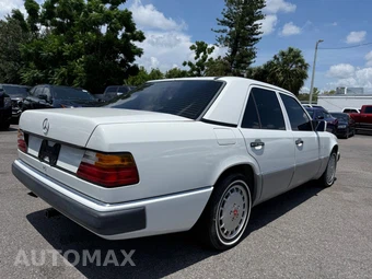 1990 Mercedes-Benz 300 D Sedan - miniatura 5