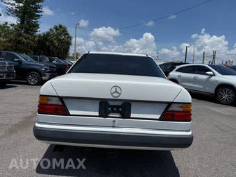 1990 Mercedes-Benz 300 D Sedan - miniatura 6
