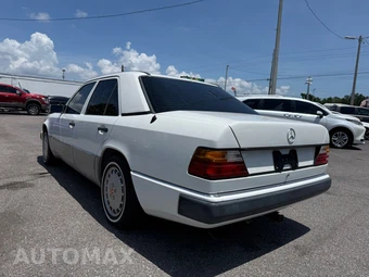 1990 Mercedes-Benz 300 D Sedan - miniatura 7