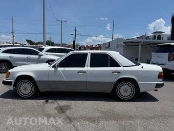 1990 Mercedes-Benz 300 D Sedan - miniatura 8